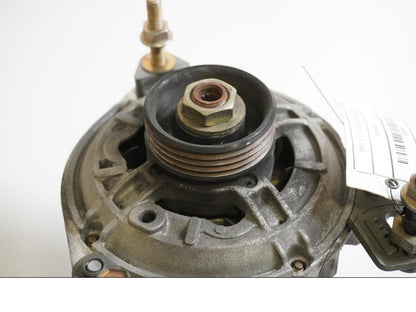 Baksidan på Generator från en BMW R 1100 S -2003 motorcykel.