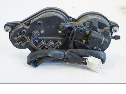 Vänster sida på Instrumentpanel från en Yamaha YZF 1000 R -1997 motorcykel.
