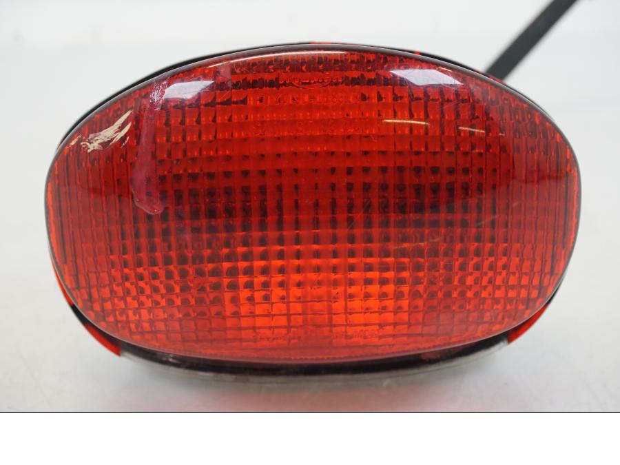 Baksidan på Baklampa från en Triumph TT 600 -2002 motorcykel.