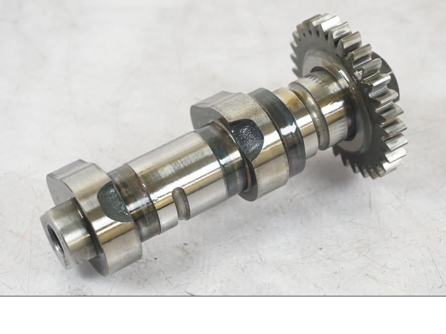 Framsidan på Kamaxel från en BMW R 1200 GSA -2014 motorcykel.