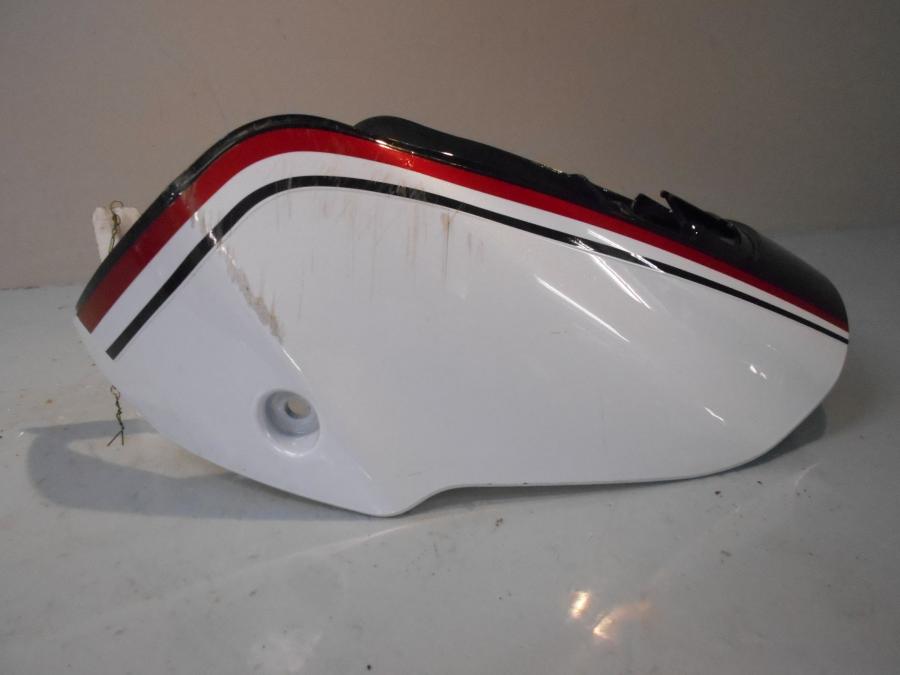 Baksidan på Strålkastarkåpa från en Suzuki M 1800 -2006 motorcykel.