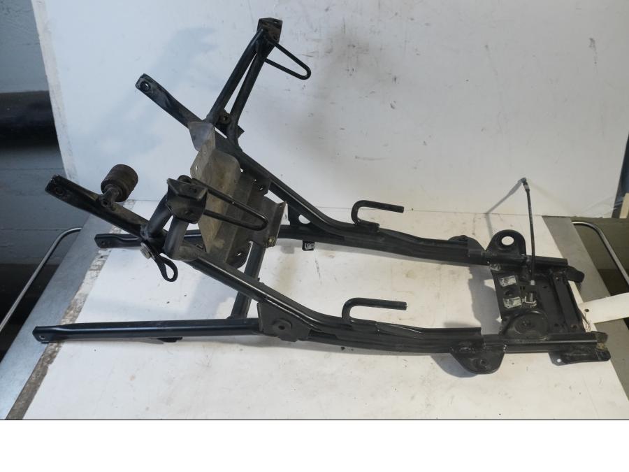 Baksidan på Bakram från en Husqvarna TR 650 Strada -2012 motorcykel.