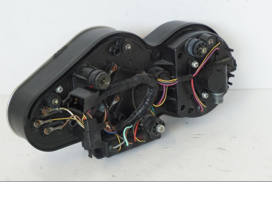 Extrabild1 på Instrumentpanel från en Kawasaki ZR-7 -2001 motorcykel.