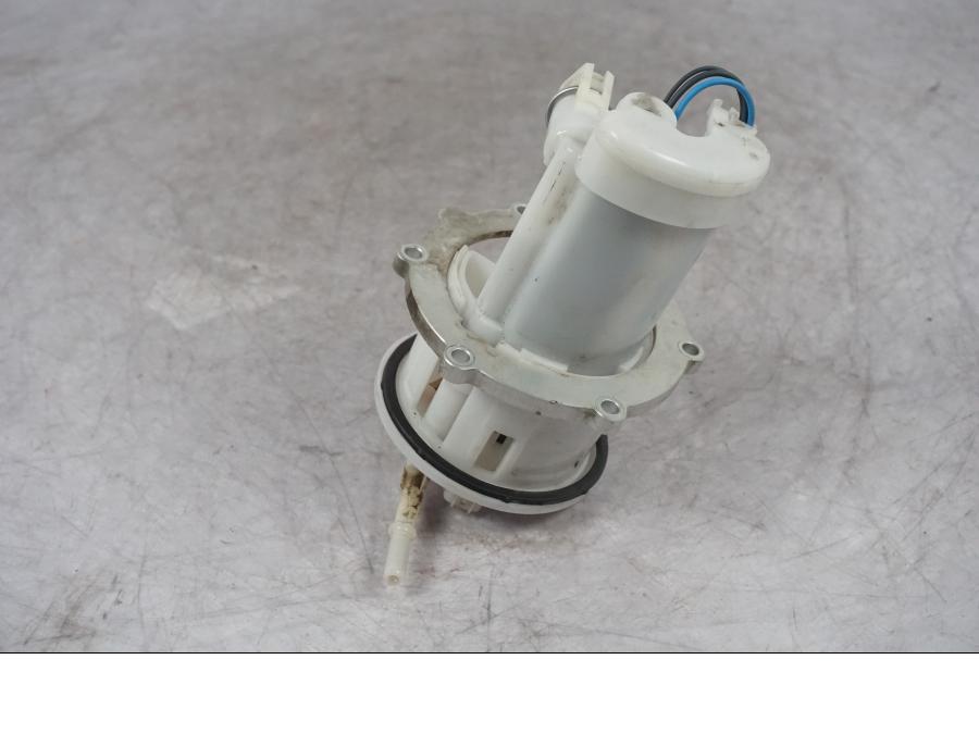 Framsidan på Bensinpump insprut från en Triumph Tiger Explorer -2016 motorcykel.