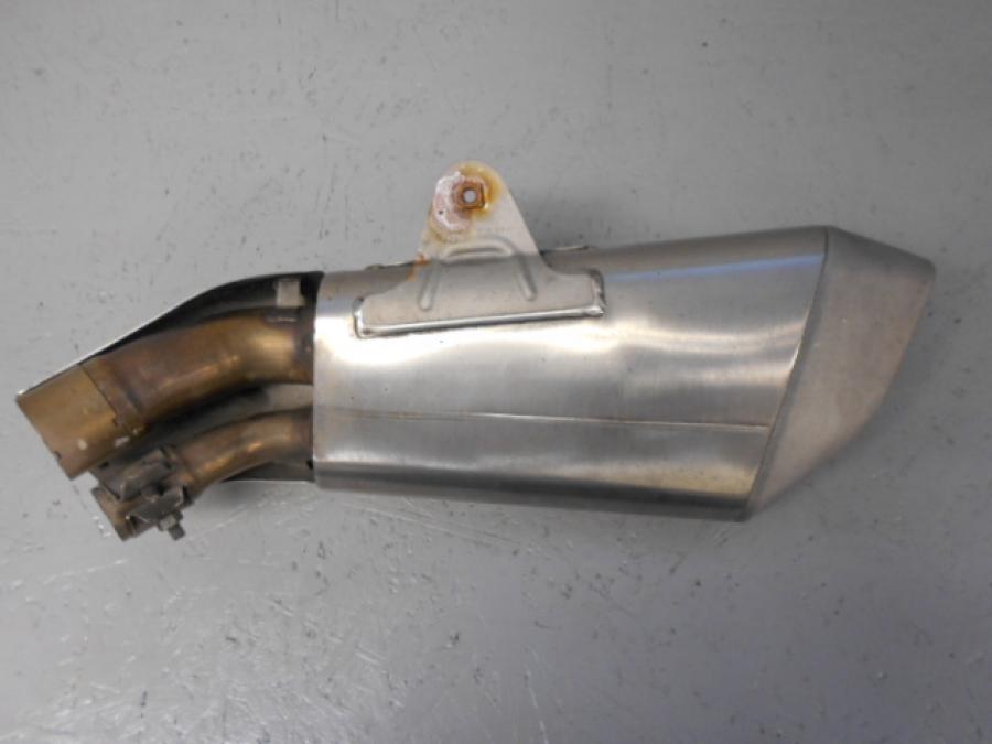 Baksidan på Ljuddämpare från en BMW S 1000 XR -2015 motorcykel.