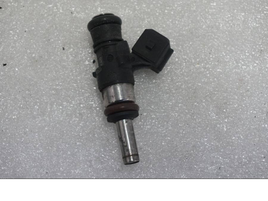 Framsidan på Spridare från en BMW K 1300 R -2011 motorcykel.