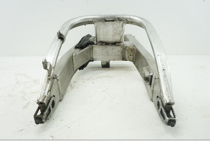 Höger sida på Sving från en Honda CBR 900 RR -1997 motorcykel.