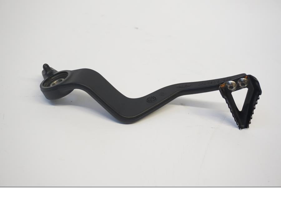 Baksidan på Bromspedal från en KTM 1290 Super Adventure R -2019 motorcykel.