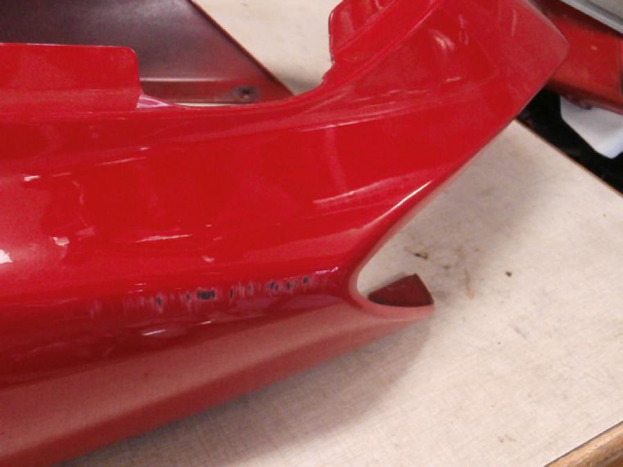 Baksidan på Bakvinge från en Honda VFR 800 -2000 motorcykel.