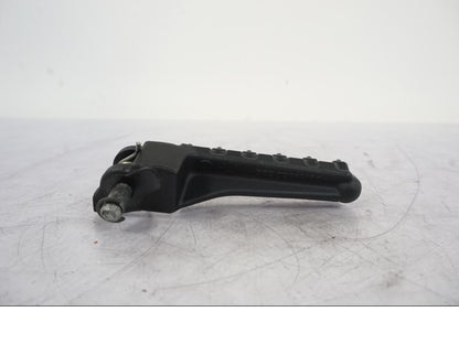 Baksidan på Fotpinne från en KTM 1290 Super Duke -2019 motorcykel.