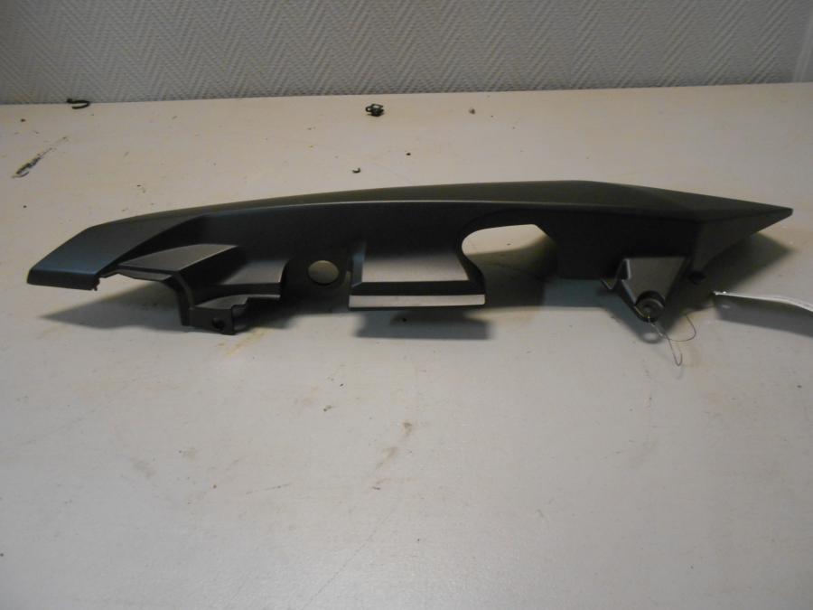 Höger sida på Bakvinge från en Honda NC 750 S -2017 motorcykel.