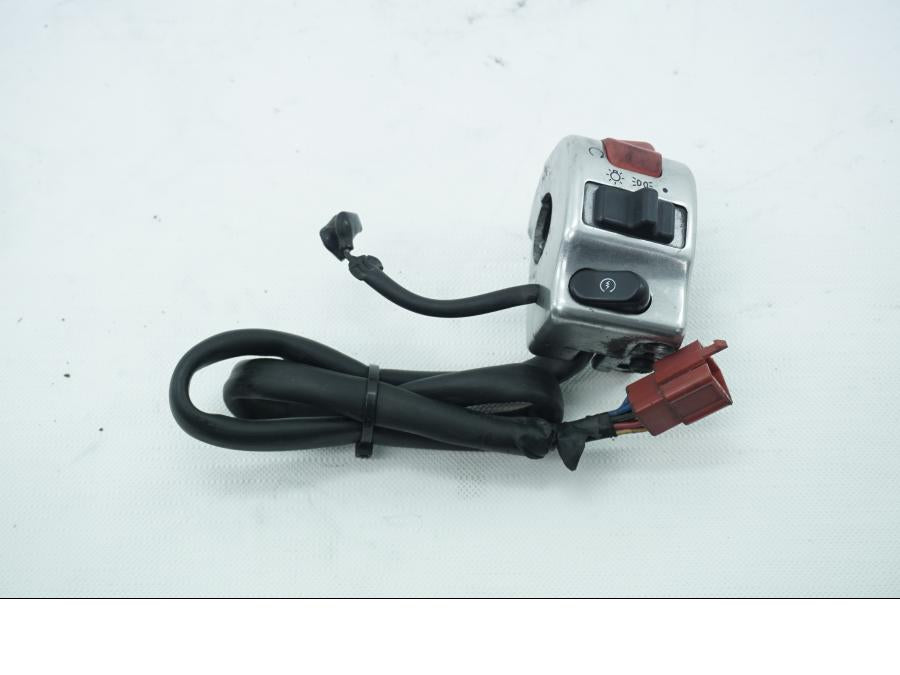 Framsidan på Styrelreglage från en Kawasaki VN 1500 Classic Tourer -2001 motorcykel.