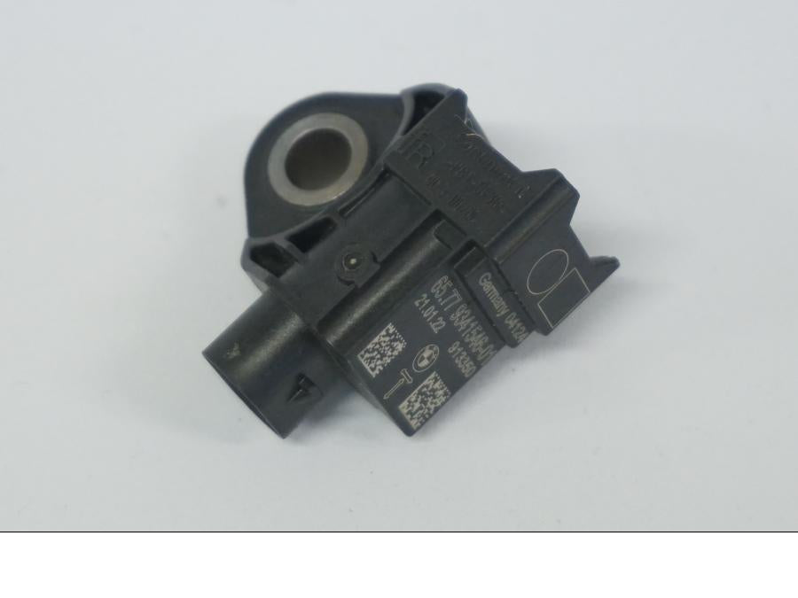 Baksidan på Acceleration Sensor från en BMW R 1250 GS -2022 motorcykel.