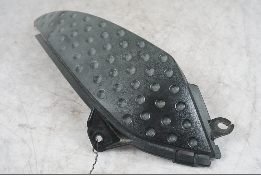 Baksidan på Bensintankskåpa från en Kawasaki ZX-6R -2006 motorcykel.