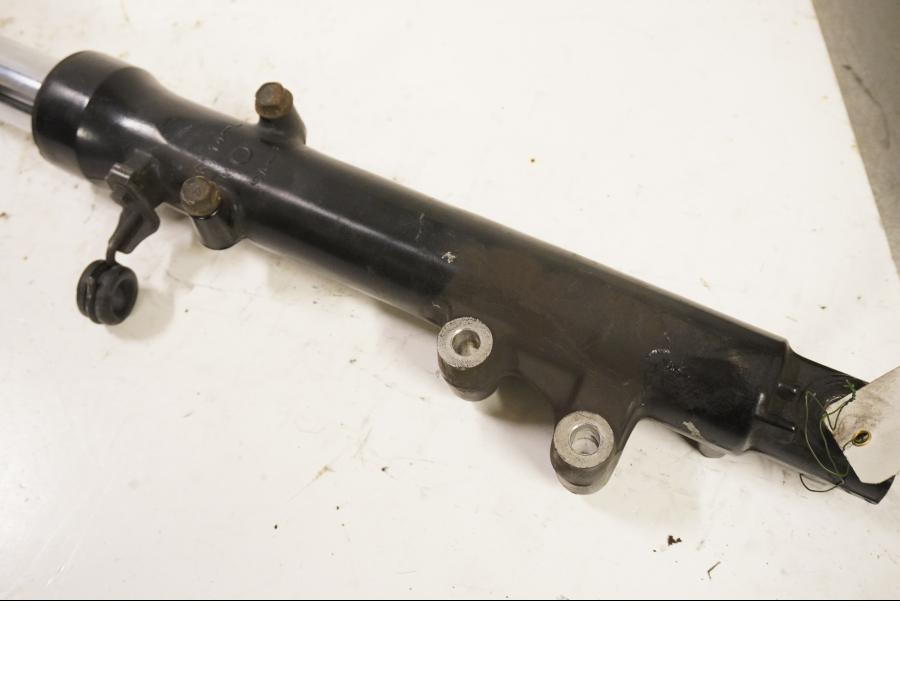 Snett uppifrån på Gaffelben från en Kawasaki GPZ 500 -1991 motorcykel.