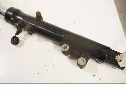 Snett uppifrån på Gaffelben från en Kawasaki GPZ 500 -1991 motorcykel.