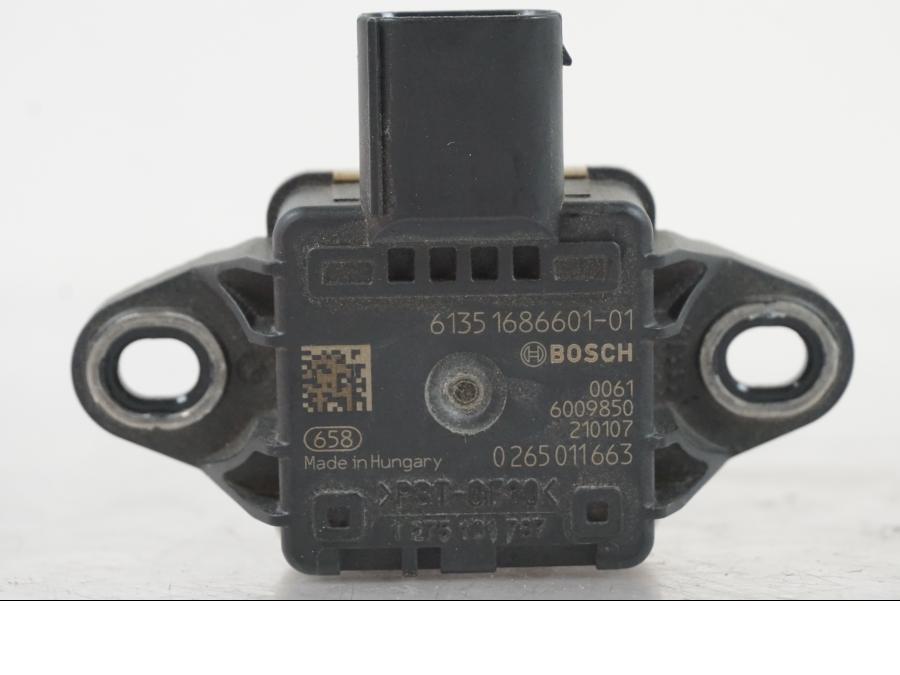 Baksidan på Tilt Sensor från en BMW R 1250 GS -2021 motorcykel.