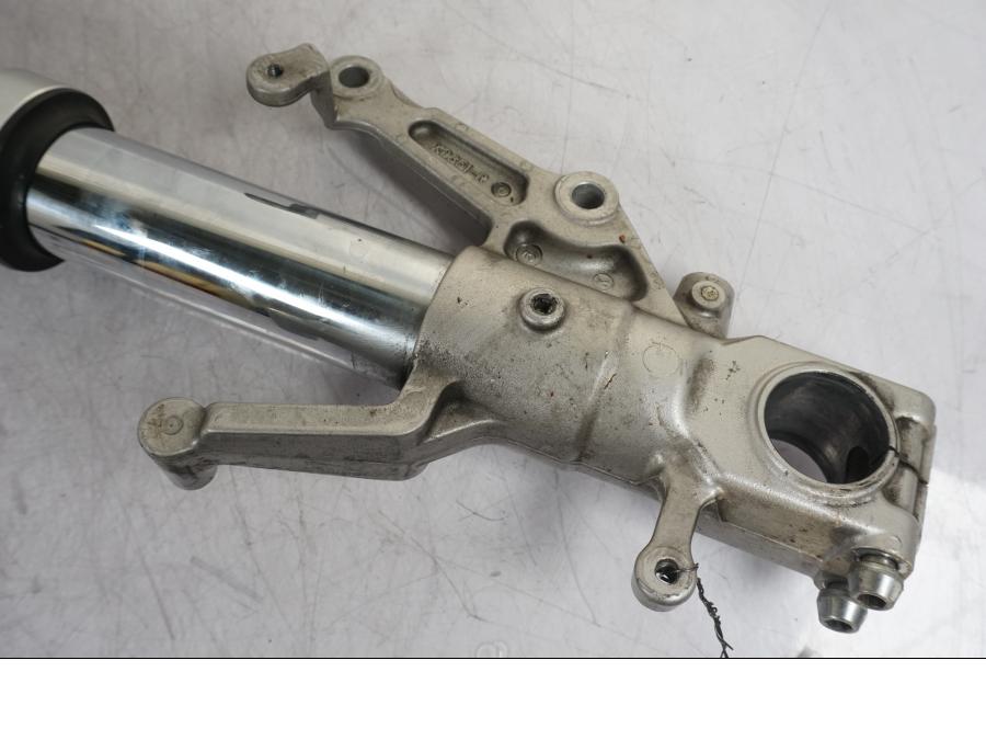 Extrabild5 på Gaffelben från en Suzuki GSX 1300 RX -1999 motorcykel.