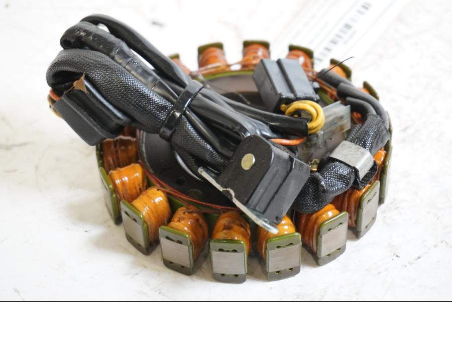 Framsidan på Generator från en Suzuki LS 650 -1993 motorcykel.