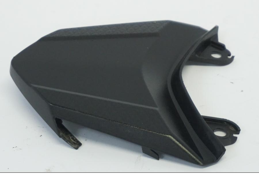 Vänster sida på Bakvinge från en Honda CB 500 X -2015 motorcykel.