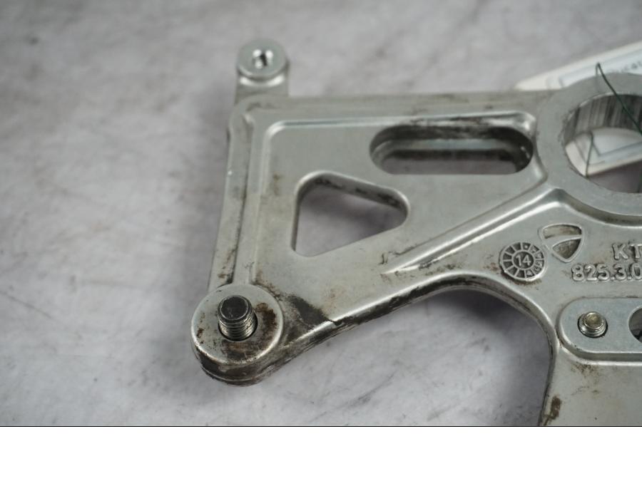 Snett uppifrån på Bromsoksfäste från en Ducati 899 Panigale -2015 motorcykel.