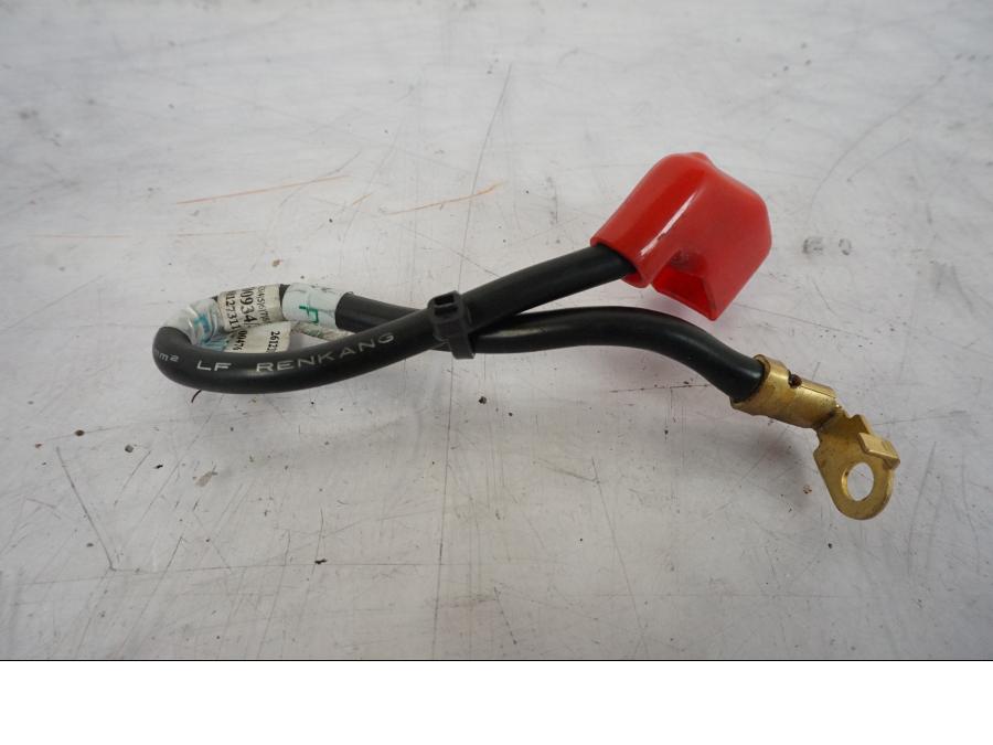 Vänster sida på Kablage från en Triumph Bonneville T120 -2021 motorcykel.