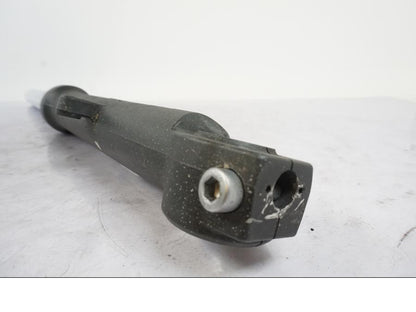 Snett uppifrån på Gaffelben från en Kawasaki ER-6N -2012 motorcykel.