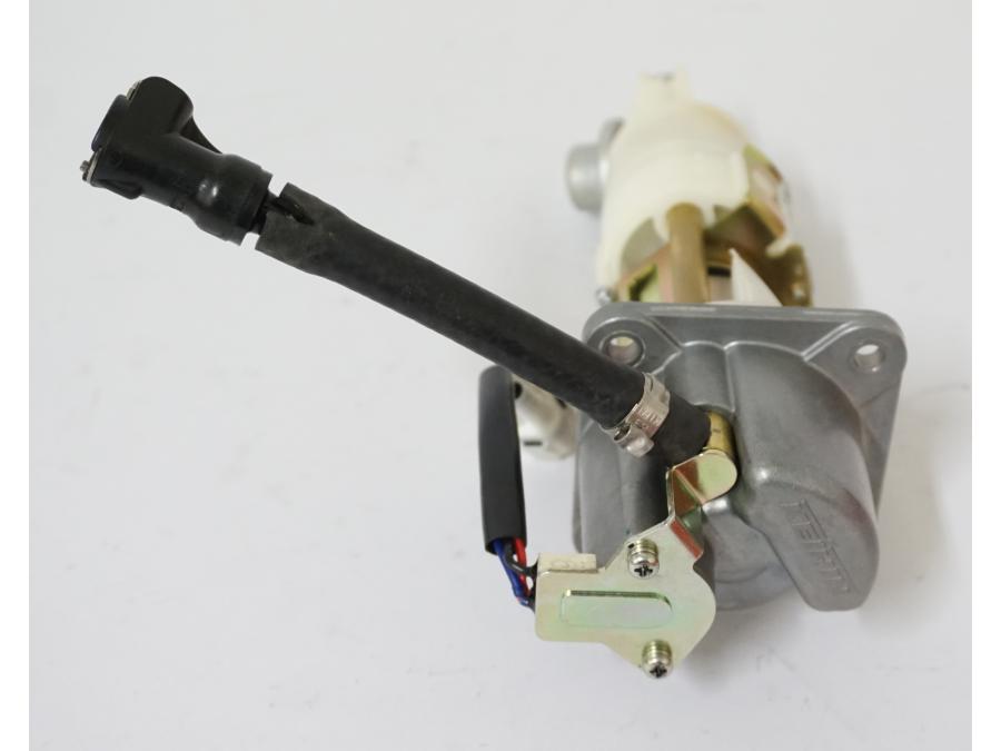 Höger sida på Bensinpump insprut från en KTM 1190 Adventure -2014 motorcykel.