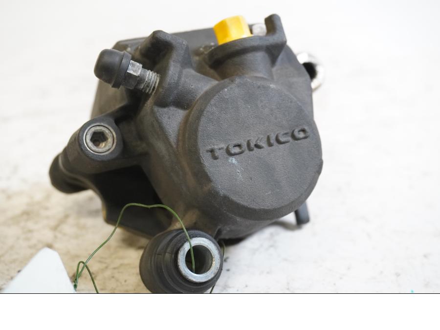 Framsidan på Bromsok från en Suzuki GSX 1300 R -2009 motorcykel.