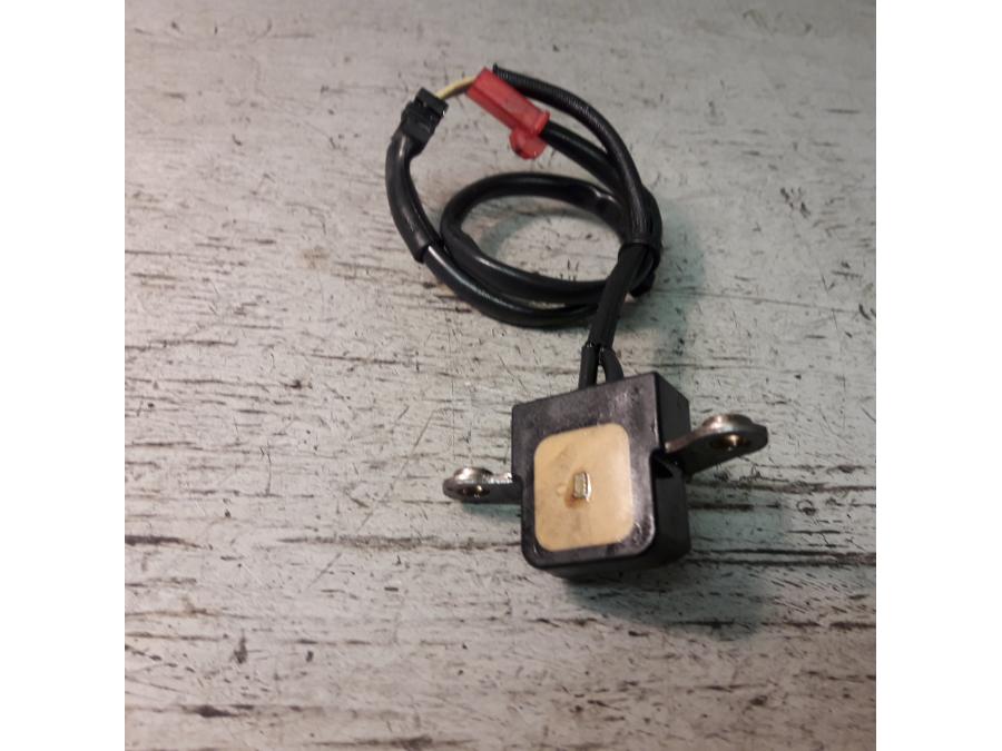 Framsidan på Tändpickup från en Honda ADV 750 -2017 motorcykel.