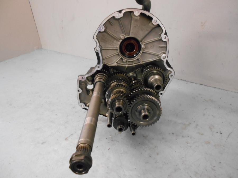 Snett uppifrån på Växellåda från en BMW R 1200 GSA -2018 motorcykel.