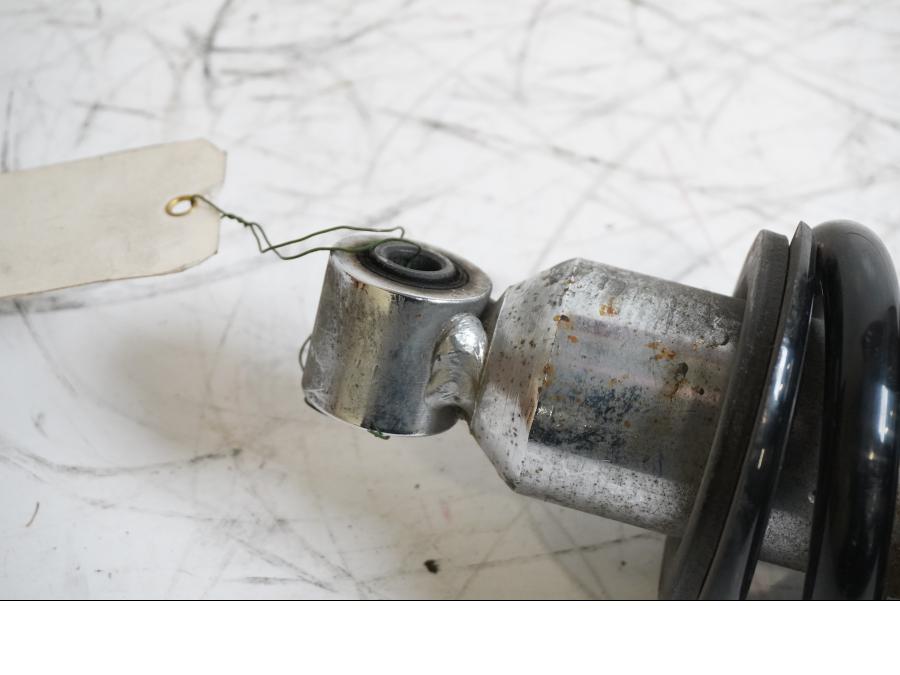 Vänster sida på Stötdämpare från en BMW F 650 CS -2002 motorcykel.