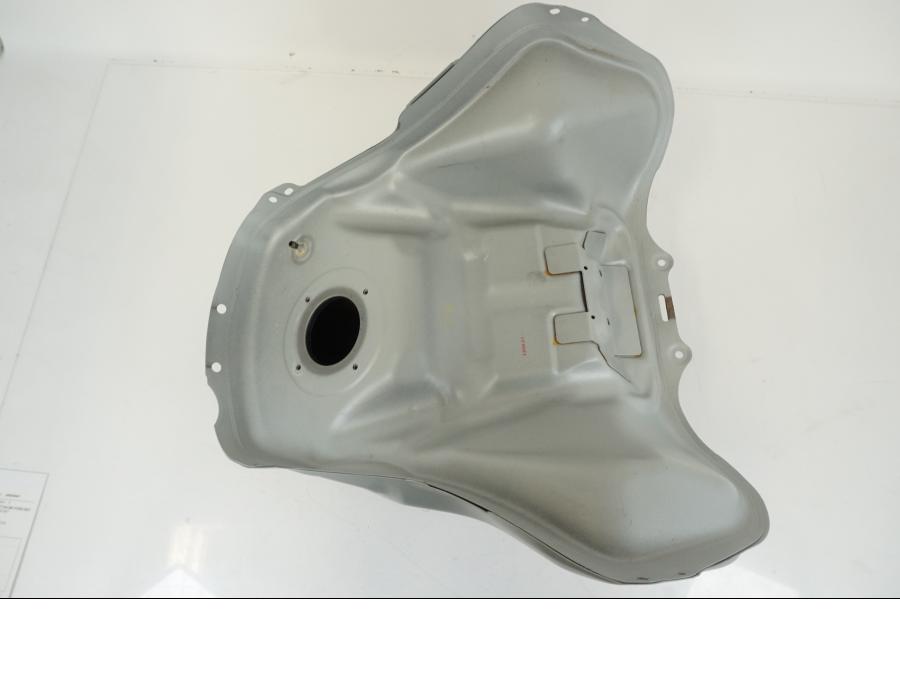 Extrabild2 på Bensintank från en Yamaha Tenere 700 -2020 motorcykel.