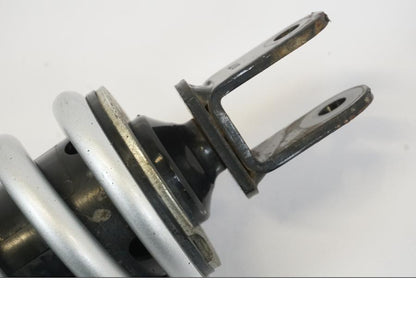 Vänster sida på Stötdämpare från en Yamaha MT-07 -2016 motorcykel.