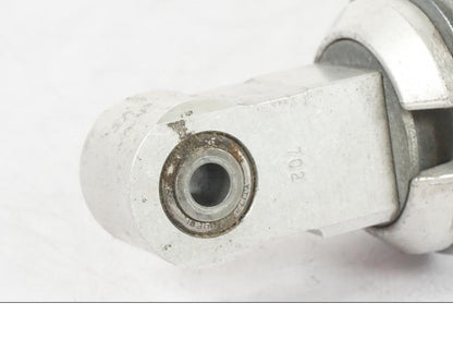 Baksidan på Stötdämpare från en Suzuki GSX-S 1000 -2017 motorcykel.