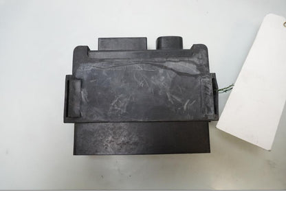 Baksidan på <p>CDI / ECU från Suzuki GSX-R 600 1999.</p>

<p>32900-34E20.</p> motorcykel.