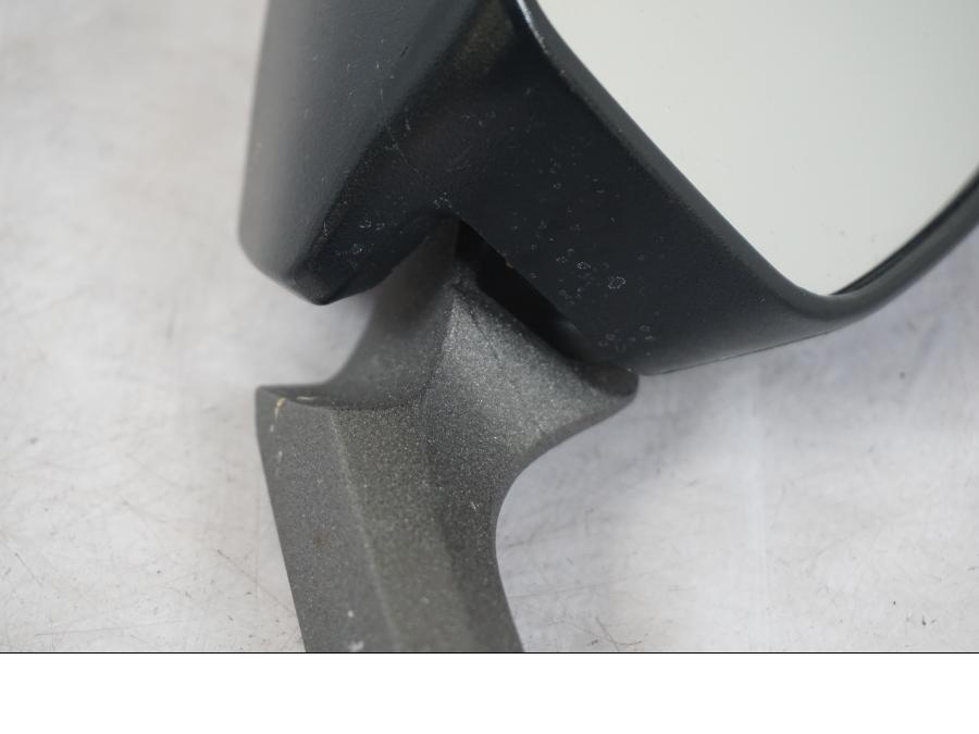 Höger sida på Backspegel från en Ducati Multistrada 950 -2020 motorcykel.