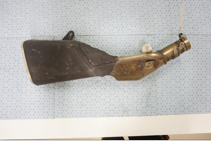 Baksidan på Ljuddämpare från en Kawasaki Z 800 -2016 motorcykel.