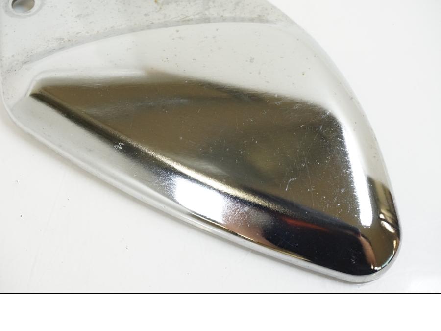 Snett nerifrån på Fotpinnehälskydd från en Suzuki GSX 600 F -1998 motorcykel.