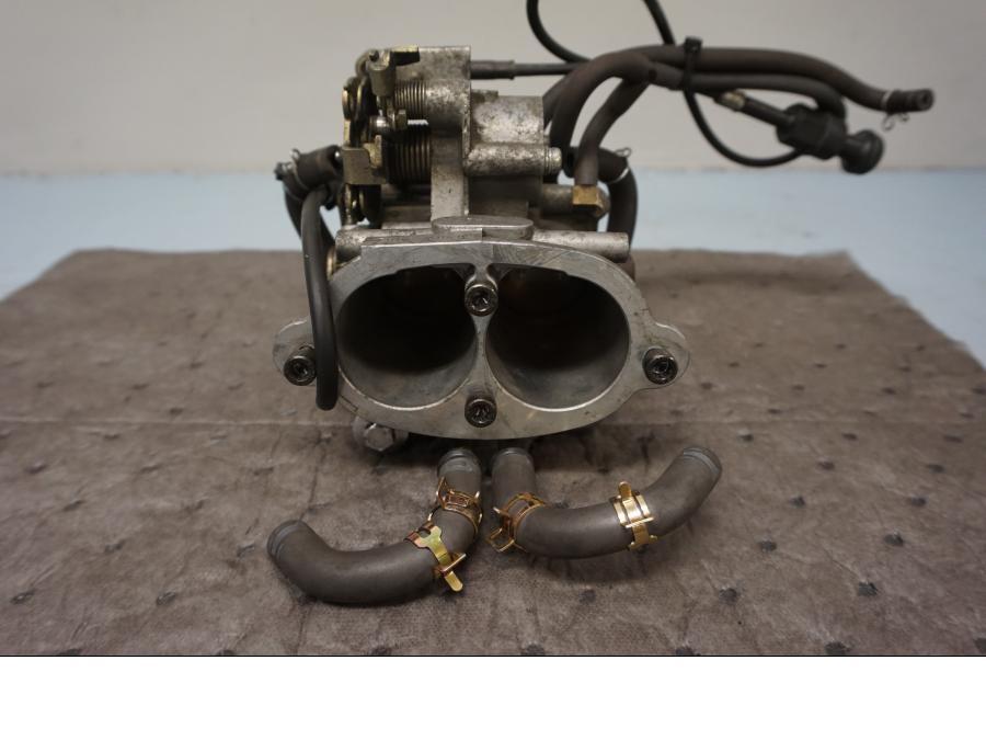 Höger sida på Spjällhus från en Kawasaki VN 1500 Mean Streak -2003 motorcykel.