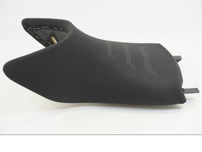 Höger sida på Sadel från en KTM 1290 Super Adventure -2021 motorcykel.