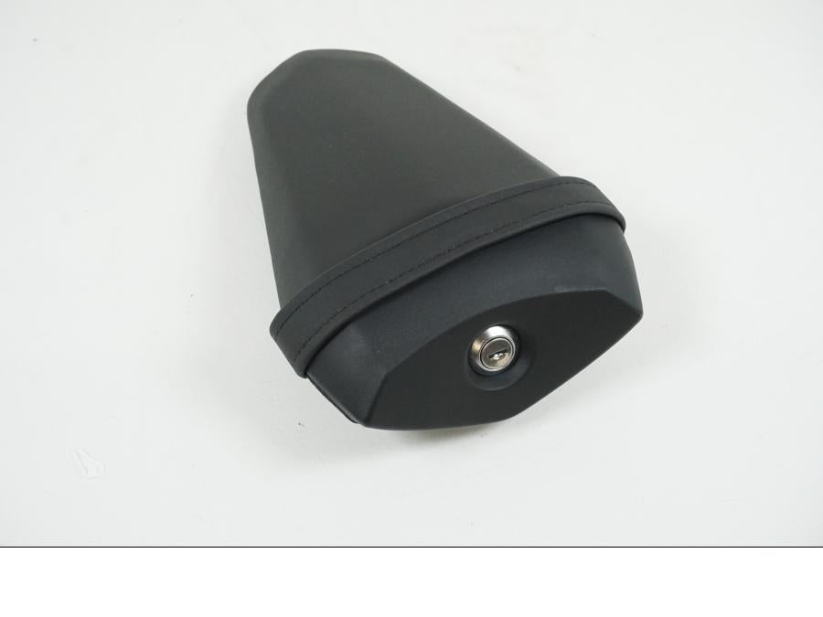 Baksidan på Sadel från en Yamaha YZF 1000 R1 -2016 motorcykel.