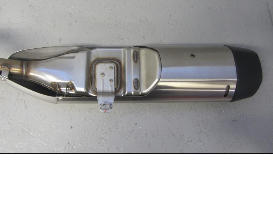 Vänster sida på Ljuddämpare från en BMW K 1600 -2017 motorcykel.