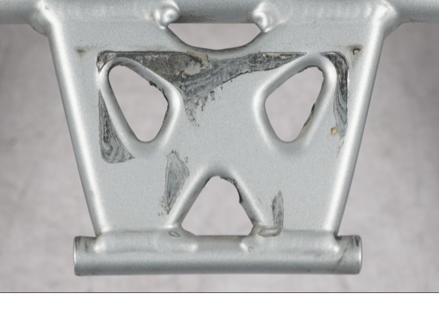 Snett uppifrån på Vindrutefäste från en BMW R 1200 GS -2005 motorcykel.