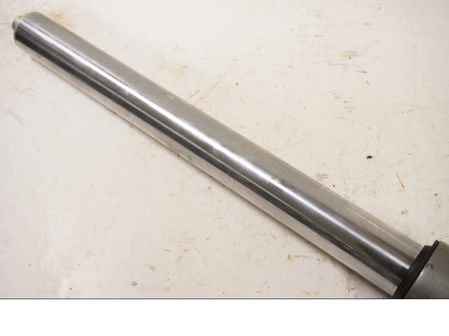 Höger sida på Gaffelben från en Kawasaki ZX-6R -1997 motorcykel.