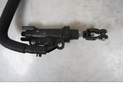 Baksidan på Bromshuvudcylinder från en Yamaha MT-09 -2020 motorcykel.