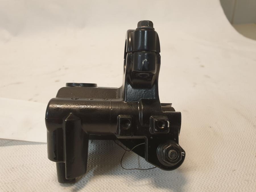 Snett uppifrån på Bromshuvudcylinder från en Kawasaki Z 125 -2019 motorcykel.