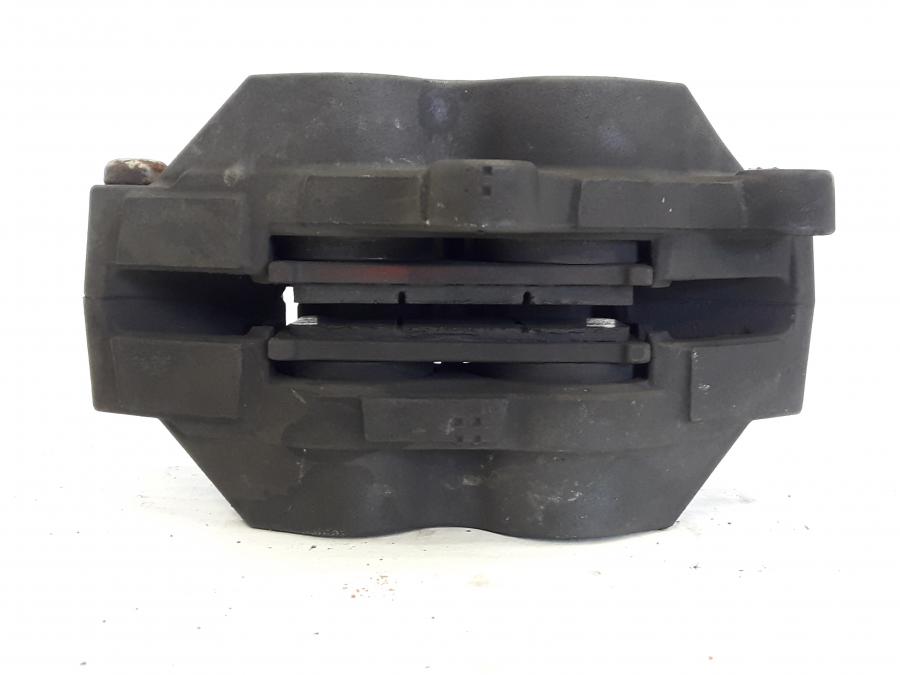 Baksidan på Bromsok från en Suzuki SV 1000 -2004 motorcykel.