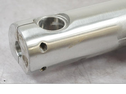 Snett uppifrån på Gaffelben från en Honda VT 750 -1998 motorcykel.