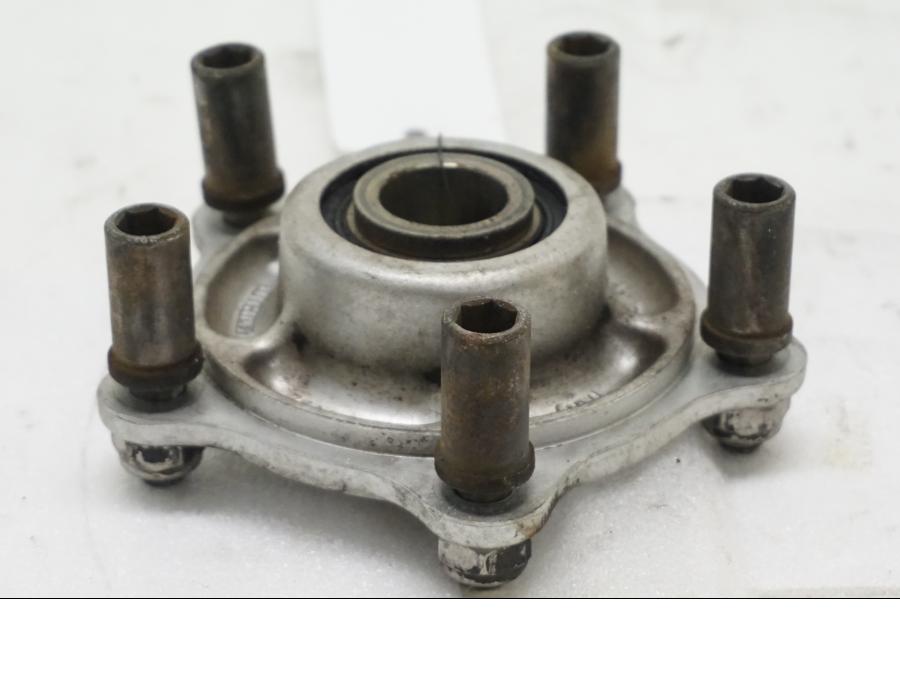 Baksidan på Drevfäste från en Aprilia SL 750 Shiver -2008 motorcykel.